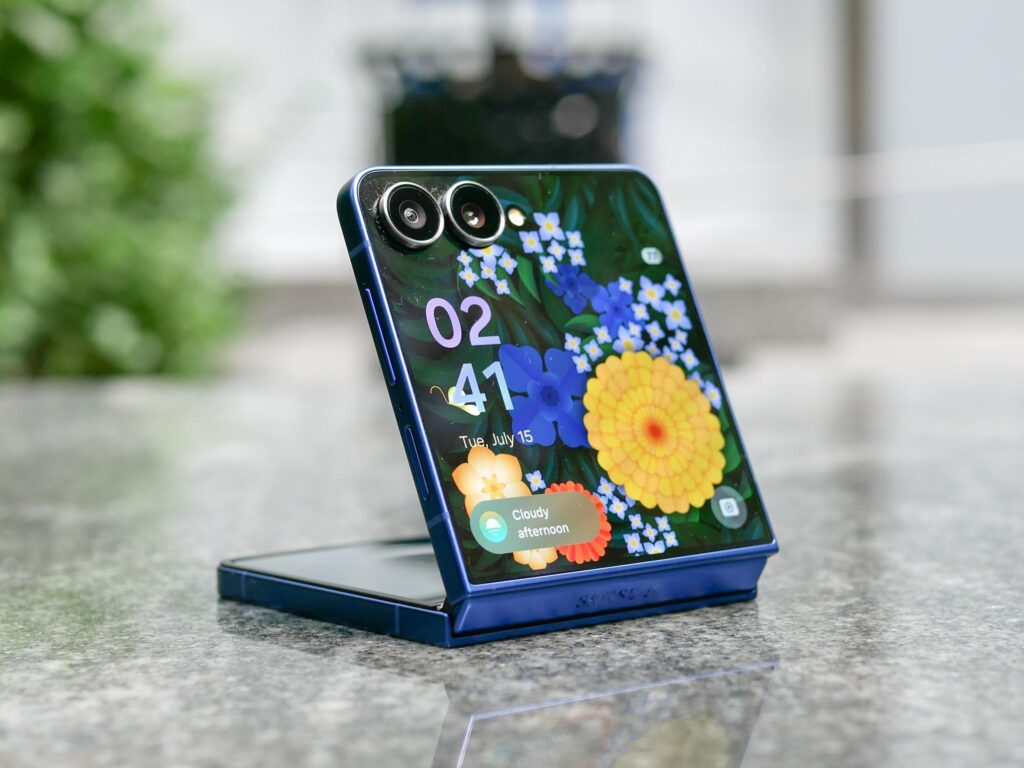 gnhvfLakayS6jBaWZejYS8-1024x768 تسريب بطارية Galaxy Z Flip8 قد يخيب آمال المستخدمين