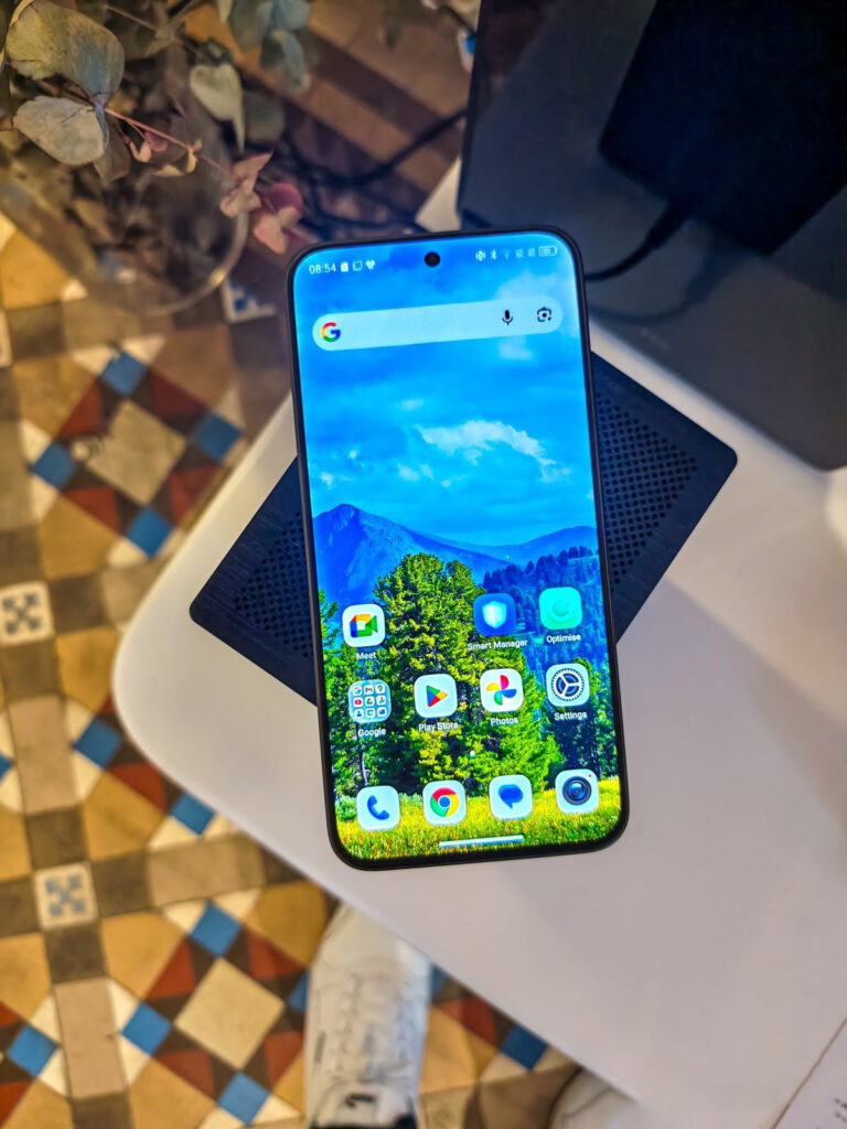 gsmarena_001-768x1024 TCL تكشف عن أول شاشة NxtPaper بتقنية AMOLED… تجربة قراءة مريحة للعين مع ألوان نابضة بالحياة