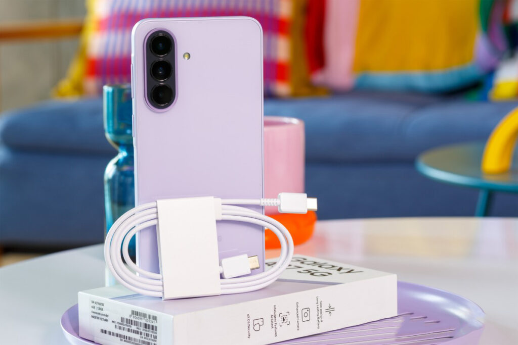 Galaxy-A37-review2-1024x683 Galaxy A37: تكرار ممل أم خيار ذكي؟