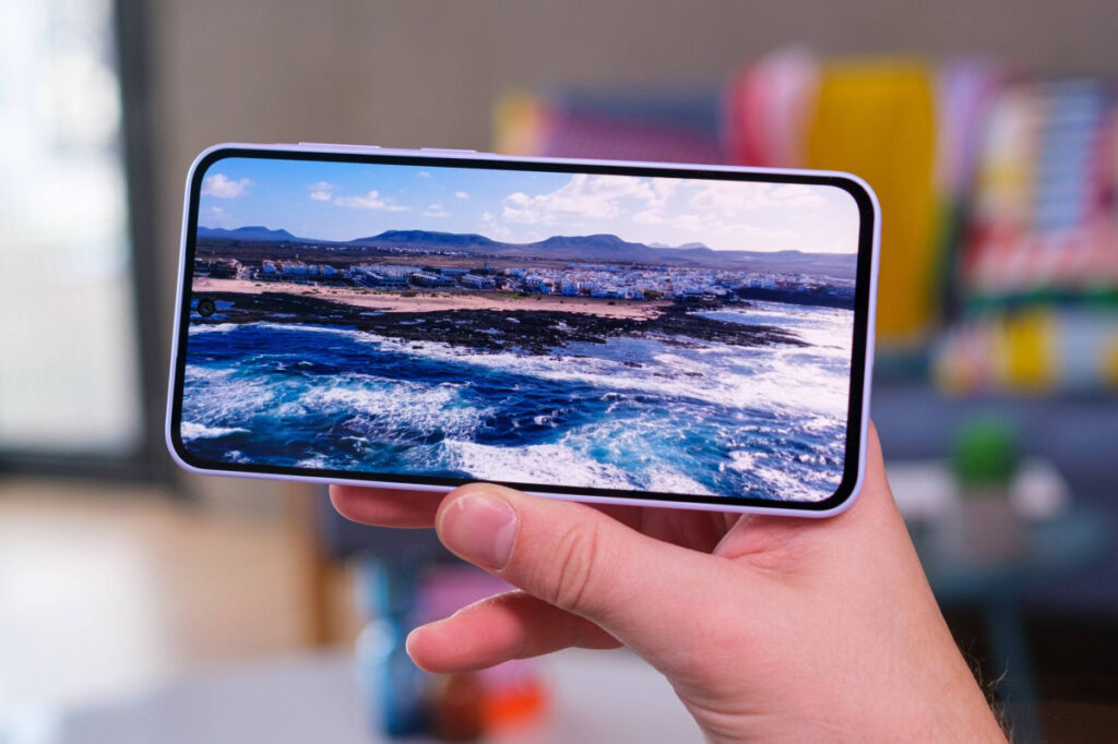 Galaxy-A37-review9-1024x682 Galaxy A37: تكرار ممل أم خيار ذكي؟