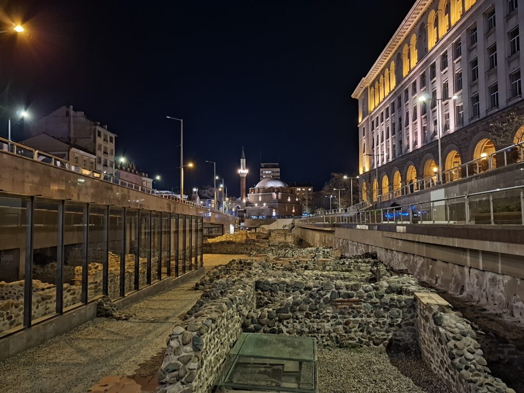 Low-light-samples-main-camera-1x-1024x768 Galaxy A37: تكرار ممل أم خيار ذكي؟